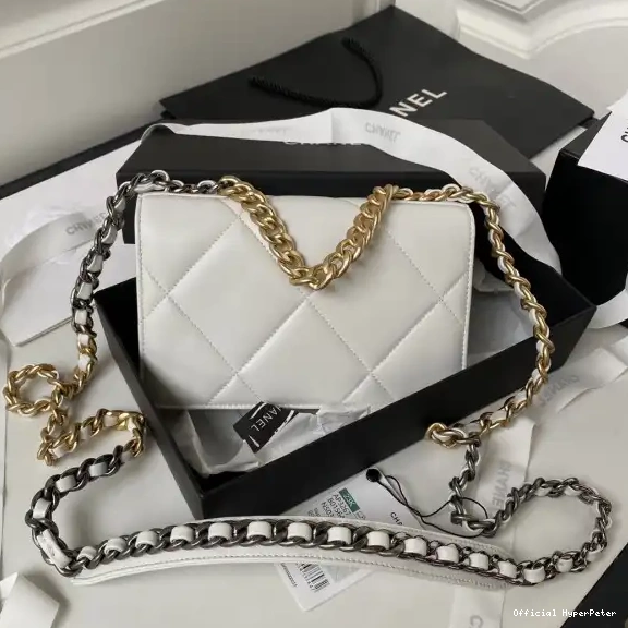Hyper Peter CHANEL CHAIN ON WALLET 19 0621